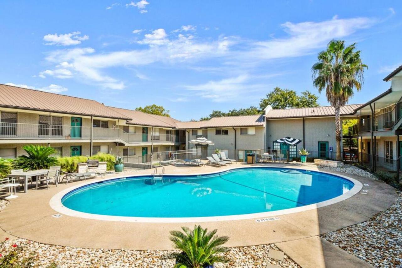 Nice Quiet Downtown Apt Pool Free Parking Austin Eksteriør billede